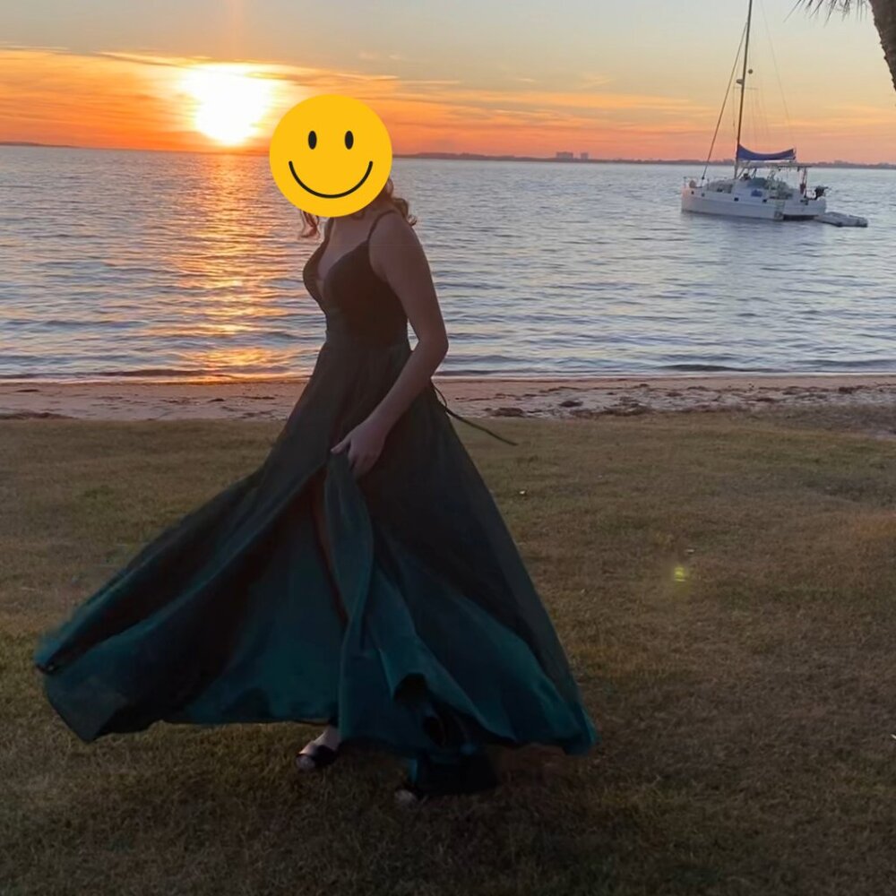 Sparkly green gown with pockets!